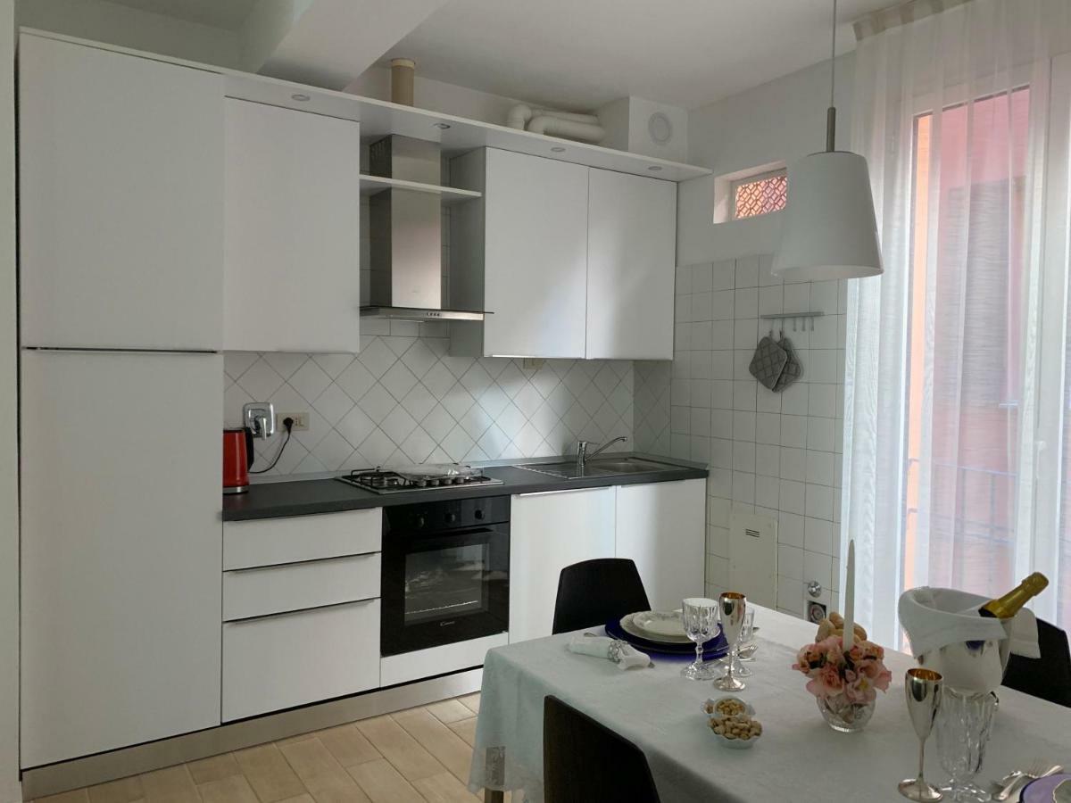 Temporary House Vicolo Colombina Apartman Bologna Kültér fotó