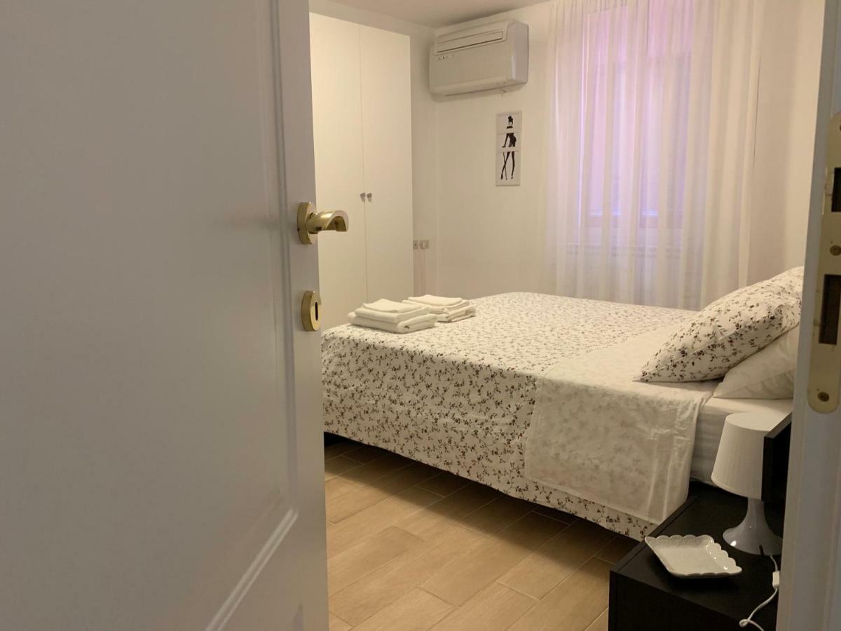 Temporary House Vicolo Colombina Apartman Bologna Kültér fotó